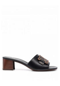 サンダル Tod's